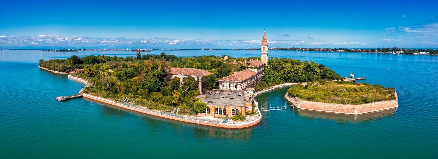 Isla de Poveglia, en Italia.