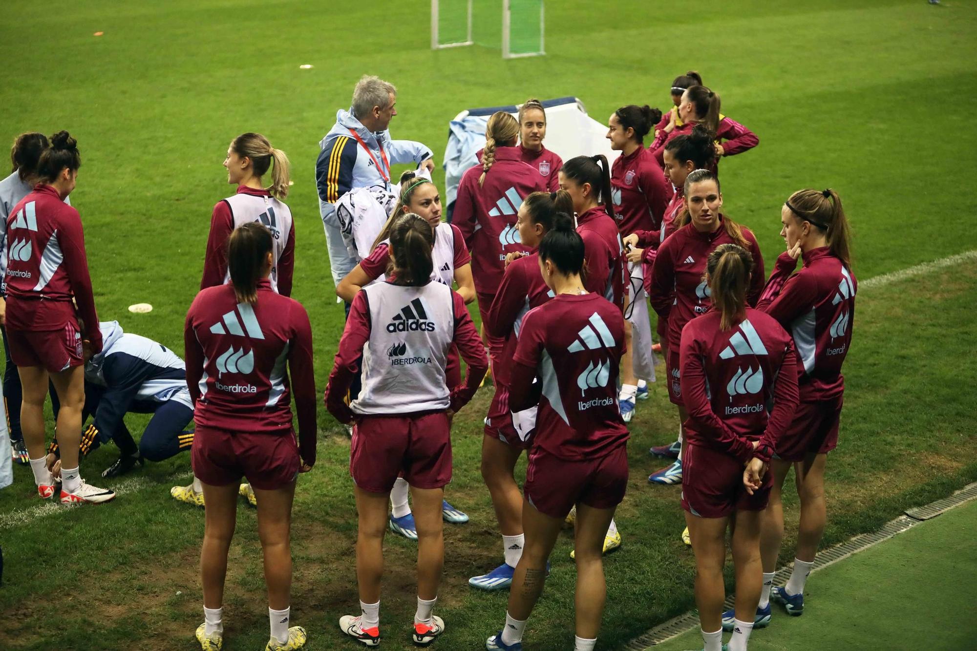 Rueda de prensa y entrenamiento de la Selección Española Femenina en Málaga