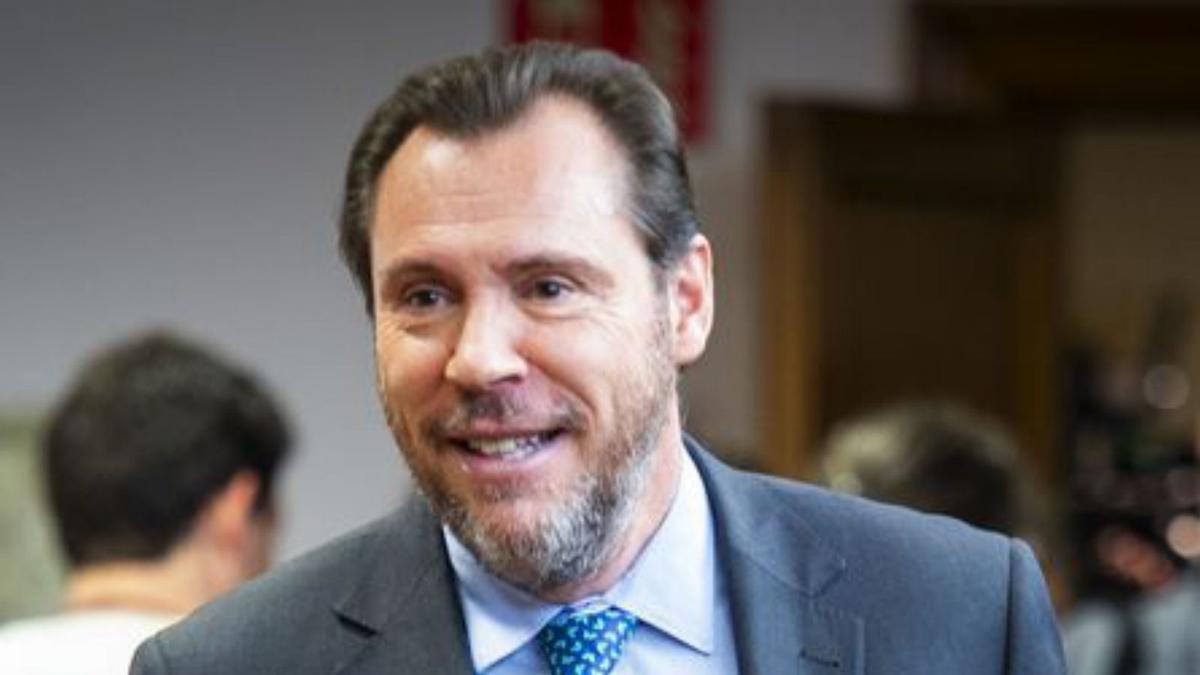 El ministre Óscar Puente, ahir. | JUAN BARBOSA / EUROPA PRESS