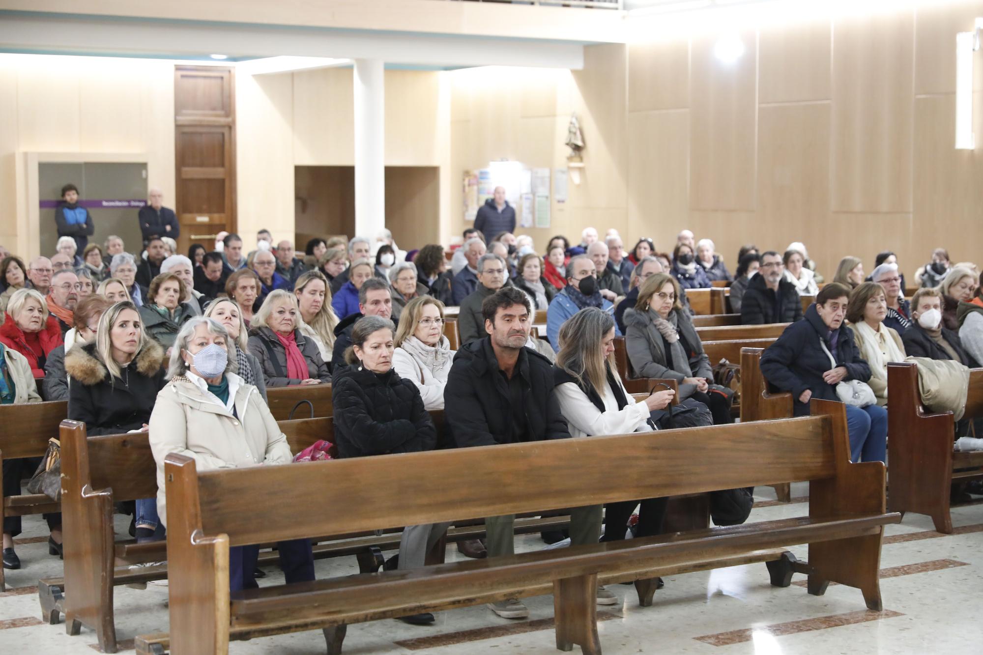 En imágenes: Multitudinaria despedida en el Corazón de María a Pilar Méndez, exdirectora de Cáritas en Gijón y exprofesora del Codema