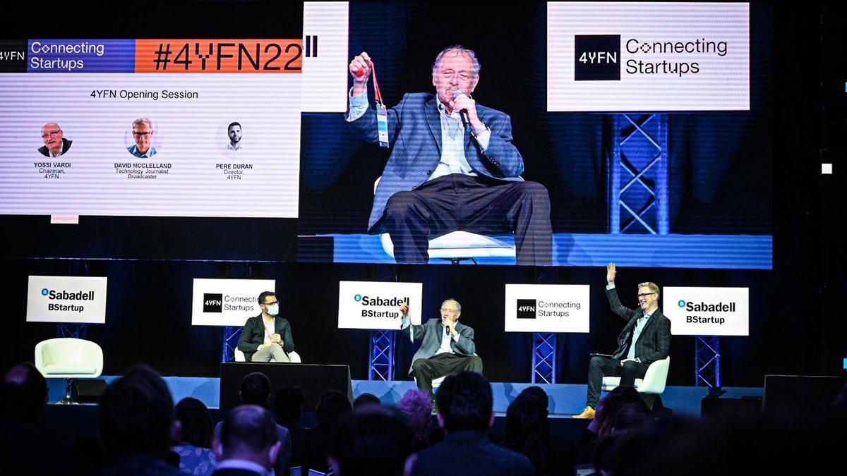 Pere Durán (director general del 4YFN) y Yossi Vardi (presidente), en la inauguración del salón del 2022.