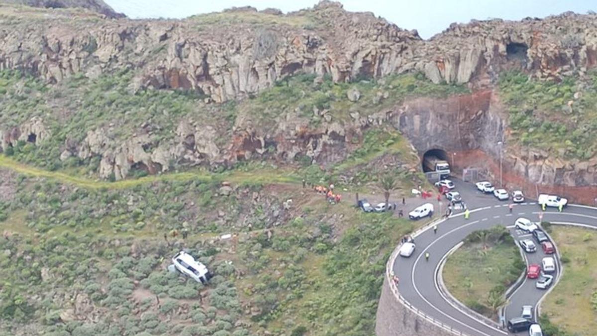 Accidente grave de guagua en La Gomera