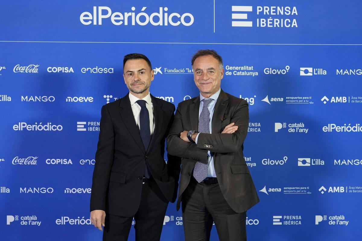 Barcelona 24/11/2025 Català i catalana de l’any 2025 En la foto, de izda a dcha: Sergi Saborit, subdirector de El Periódico ; Toni Valls, director general en Alimentaria Exhibitions Fotografía de Ferran Nadeu