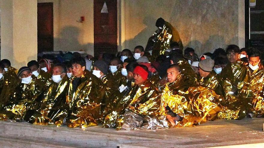 Arriben 2.000 migrants  en 24 hores a Lampedusa