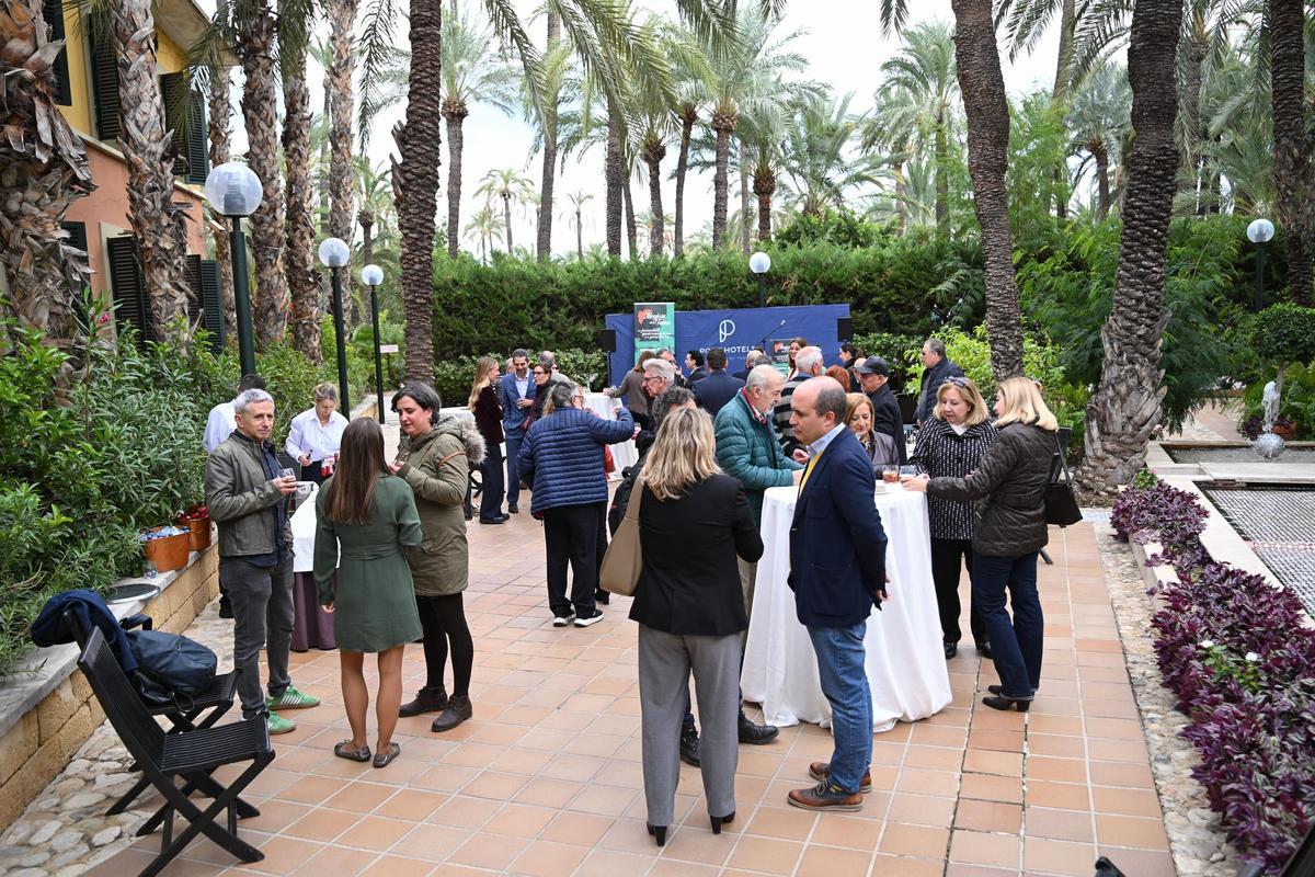 La granada mollar protagonista en la inauguración de Menjars de la Terra en el Restaurante La Taula de Elche