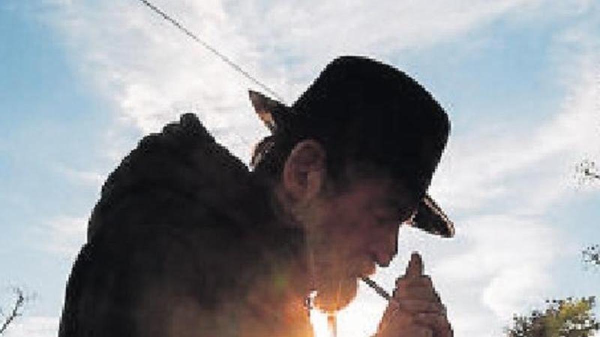 Voz ya arenosa, voz de pozo ciego