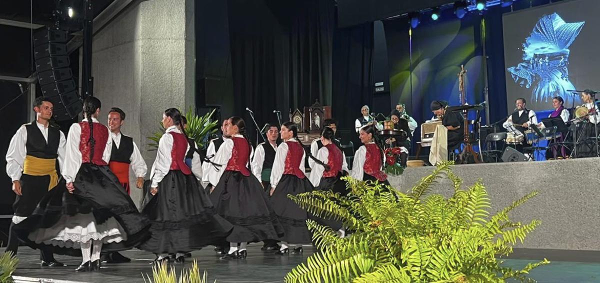 La Banda de Muimenta llena Lalín de música y Xirandola brilla en Canarias | CEDIDA