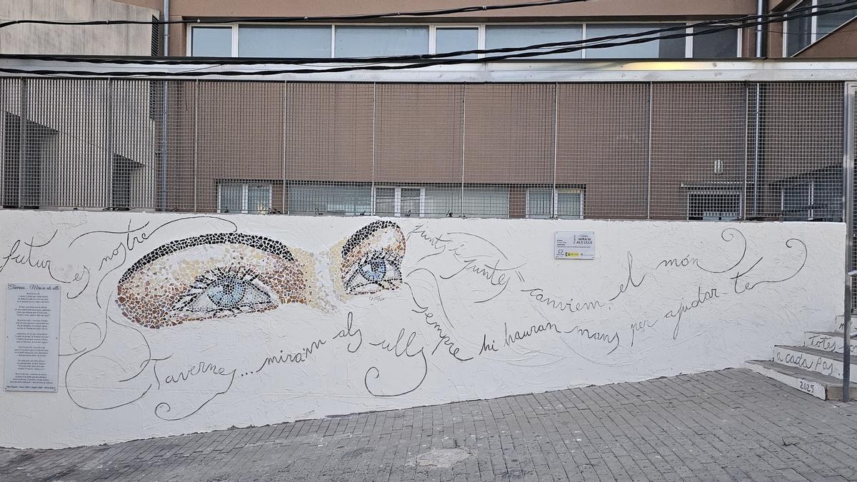 Mural Mira’m als ulls.