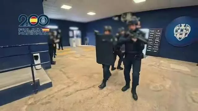 Simulacro de ataque terrorista en el campo del Levante UD en València