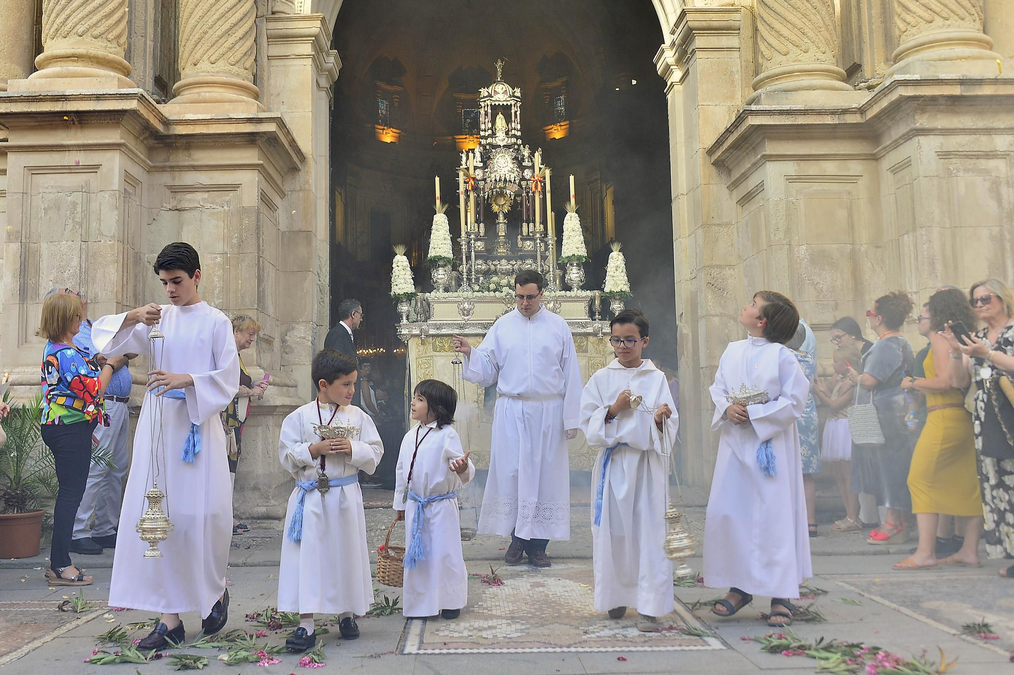 Procesion del Corpus Christi y Altares en Elche
