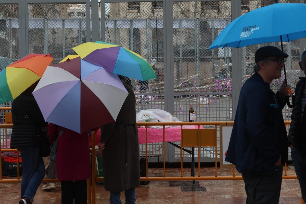 Así se prepara la mascletà del 7 de marzo de las fallas de València.