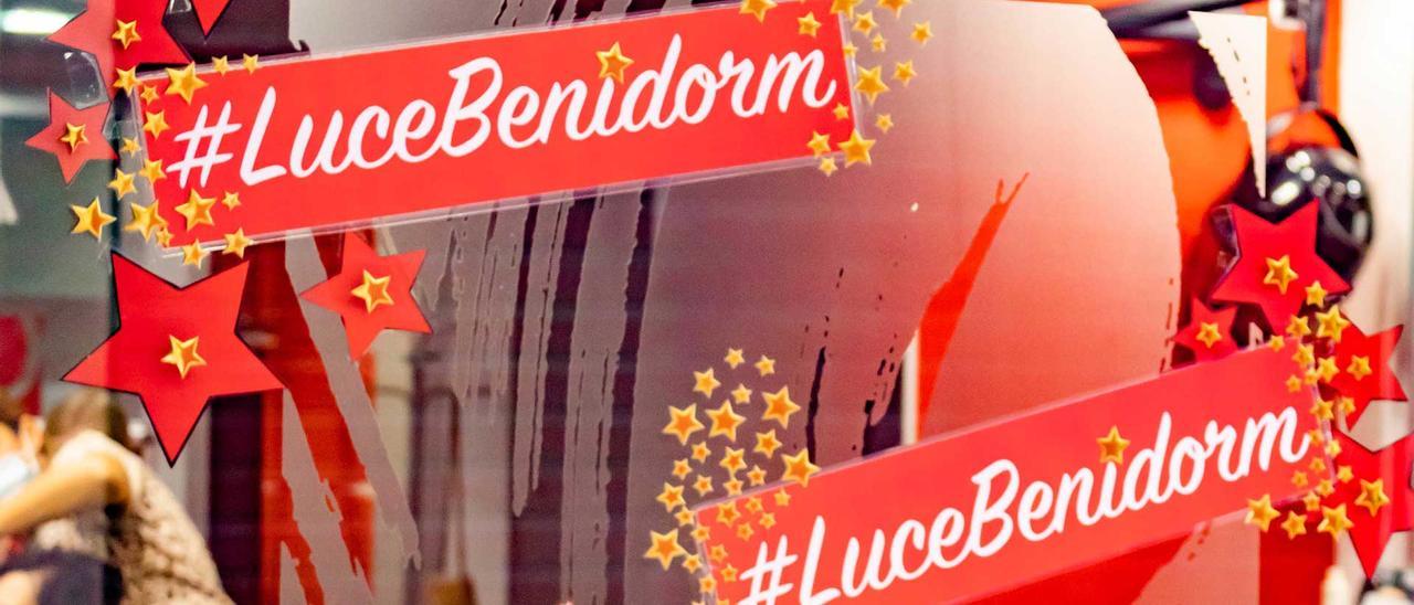 Todos los comercios participantes deben incluir el lema #LuceBenidorm en sus fachadas.