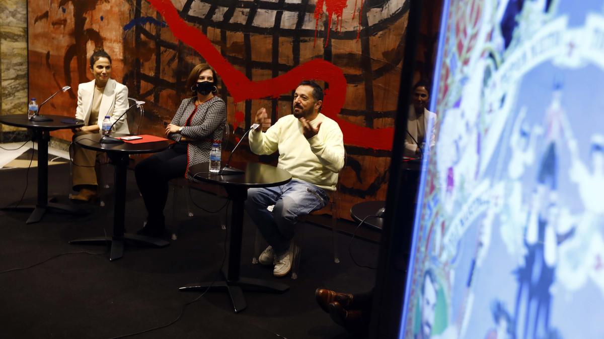 Toni Acosta, Sara Fernández y Pepón Nieto, en el Teatro Principal de Zaragoza.