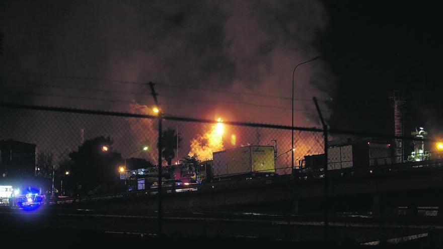 Imagen delo incendio registrado tras la explosión.