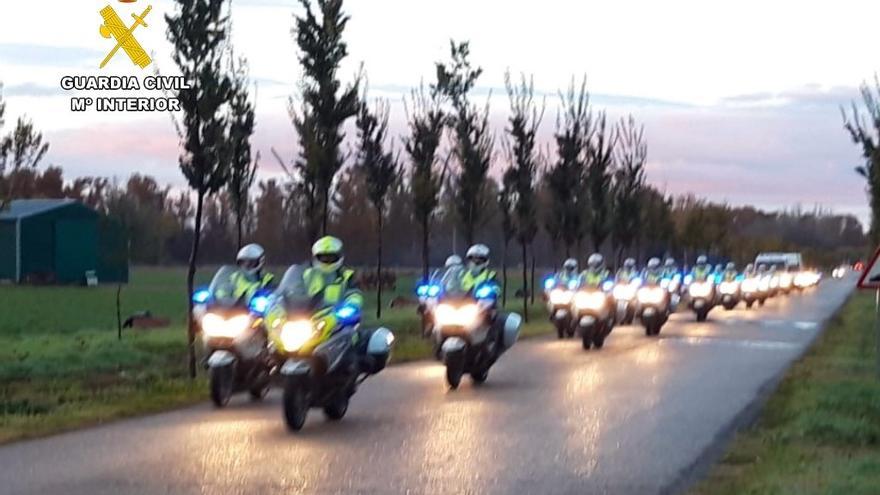 Medio centenar guardias civiles recorren este martes en moto Extremadura