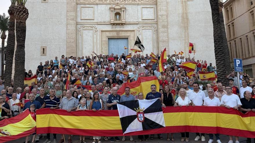 La concentración de apoyo a Ceuta reunió a cientos de nucieros