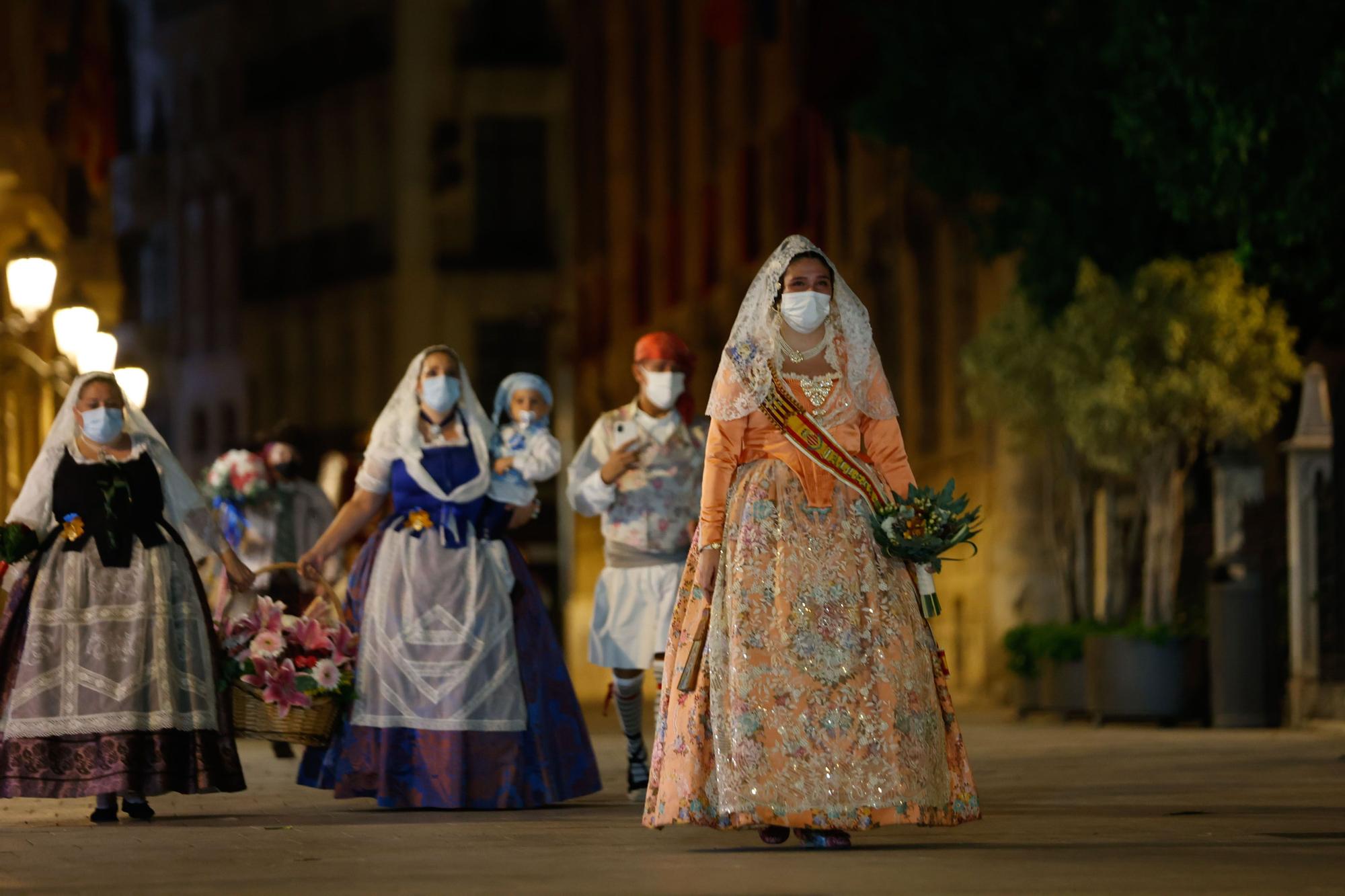 Búscate en el segundo día de Ofrenda por la calle de Caballeros (entre las 22.00 y las 23.00 horas)