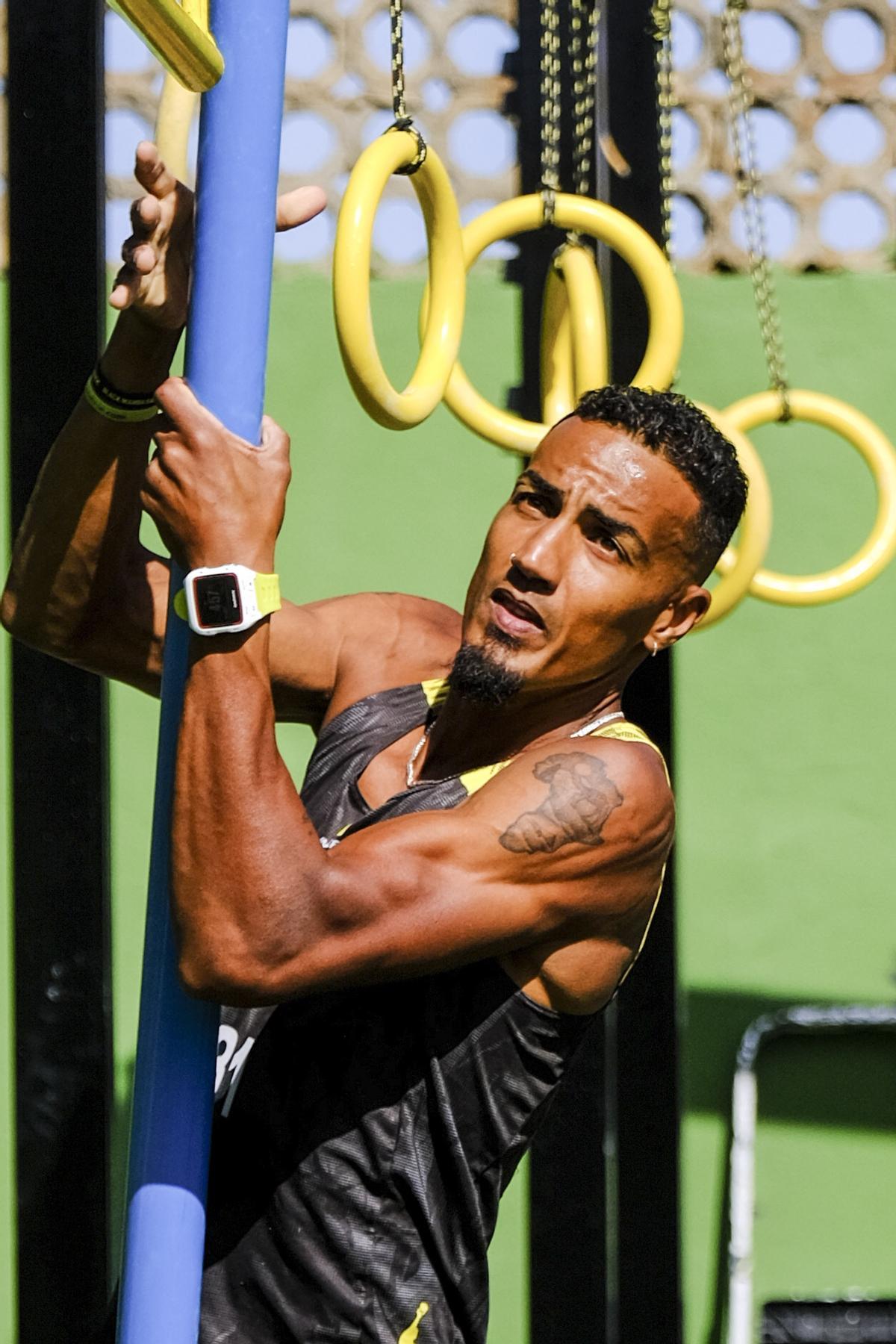 El atleta de obstáculos Azmán Mesaud