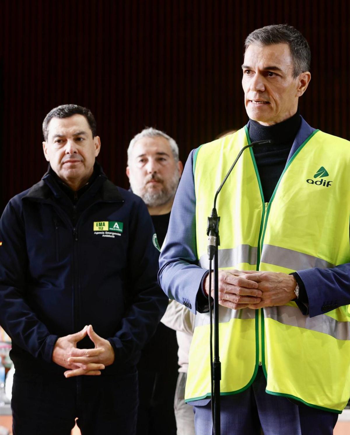 Juanma Moreno i Pedro Sánchez, ahir. | MANUEL MURILLO MARTÍNEZ