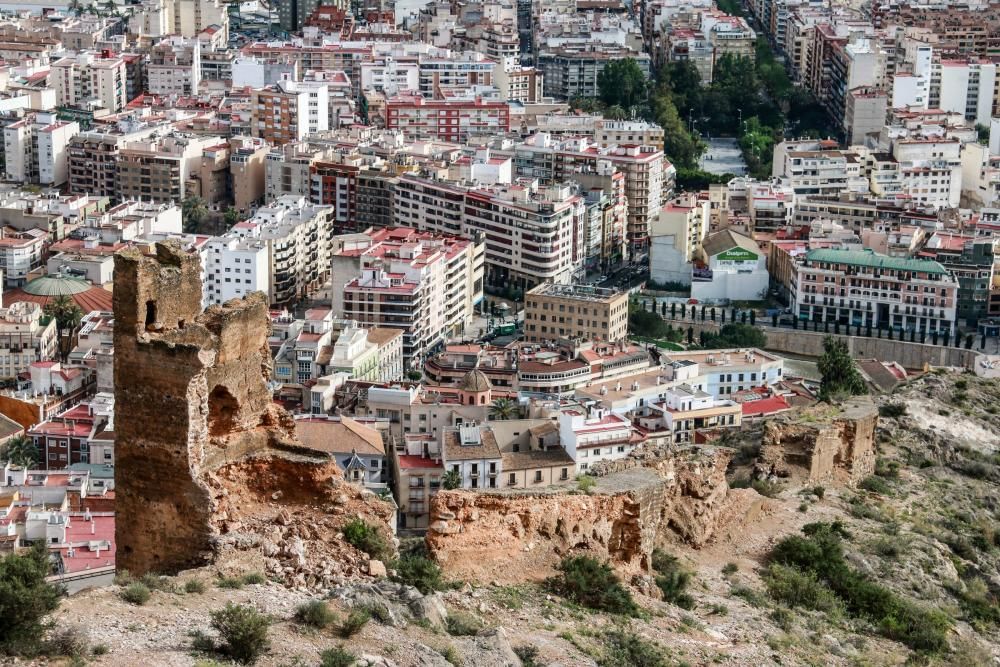 Derrumbe de parte de la Torre Taifal de Orihuela