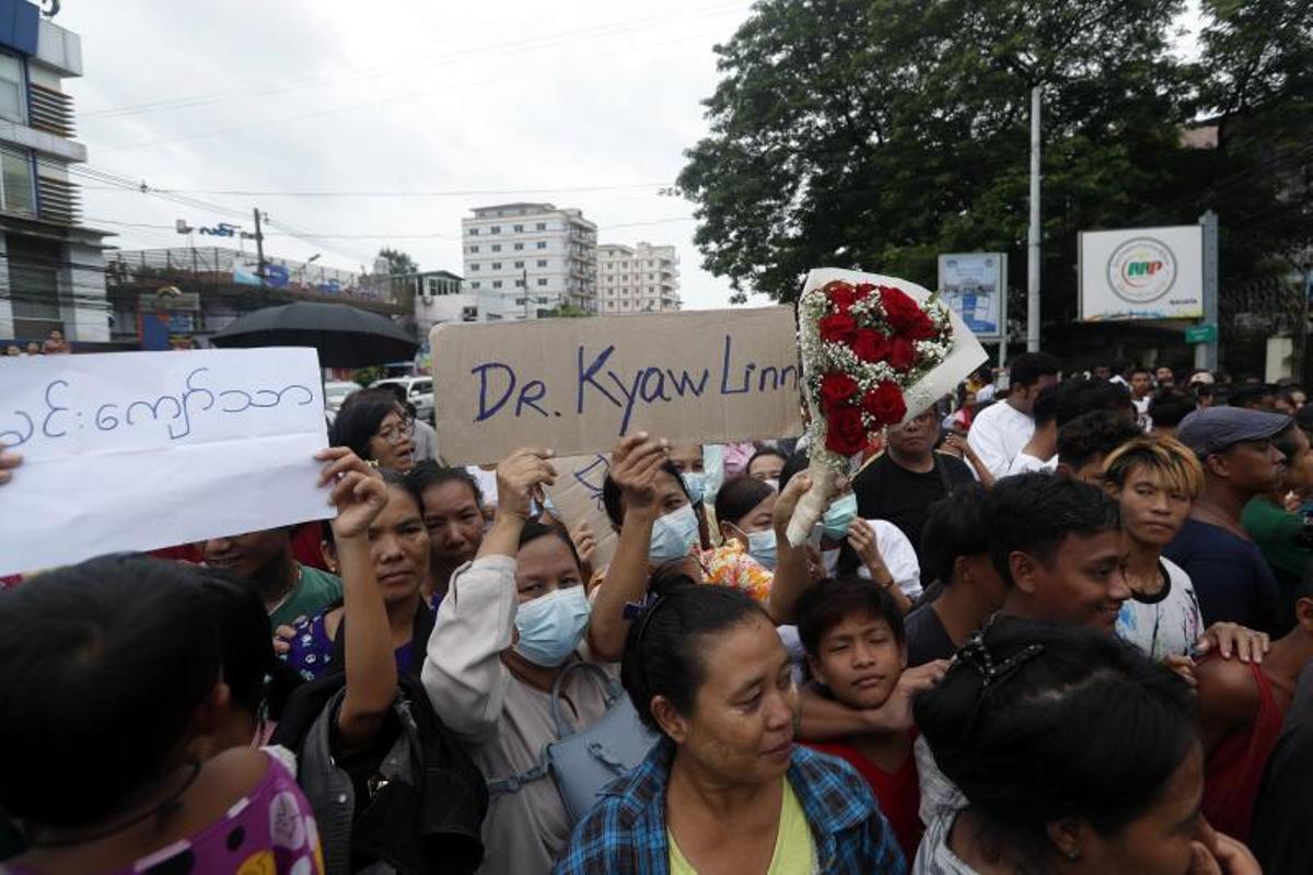 El ejército de Myanmar anunció una amnistía para más de 7.700 detenidos, el Día de la Luna Llena de Waso