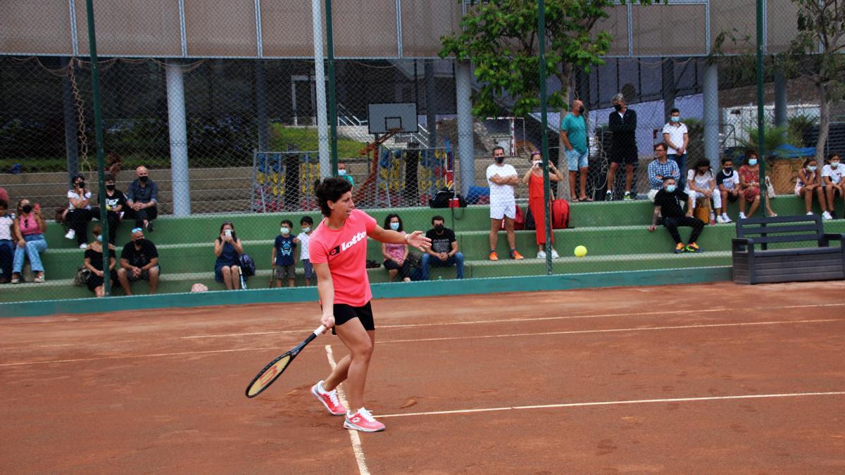 Carla Suárez inaugura las nuevas pistas de tenis de Las Rehoyas