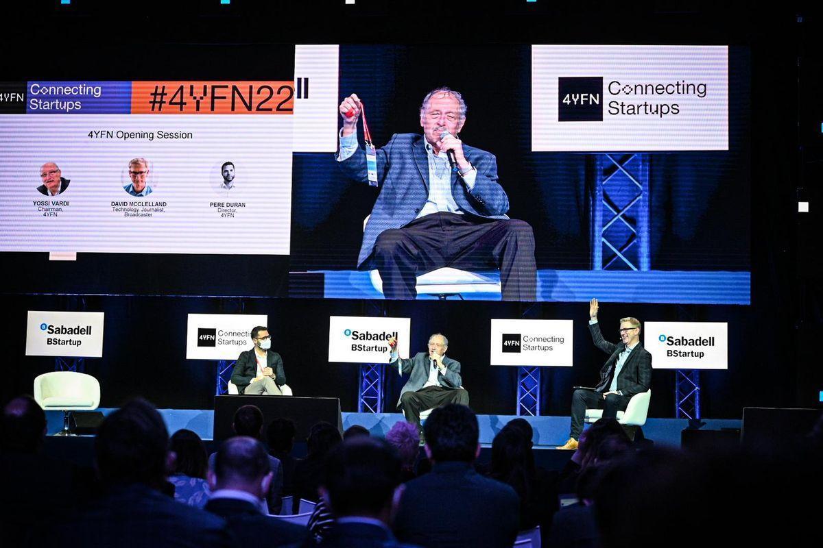 Pere Durán (director general del 4YFN) y Yossi Vardi (presidente), en la inauguración del salón del 2022.