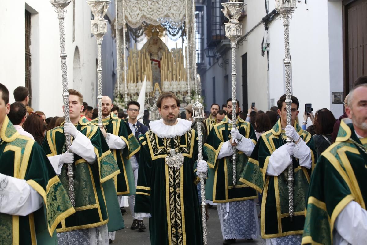 La hermandad de la Paz ha enseñado a Córdoba el volumen de su devoción y fe