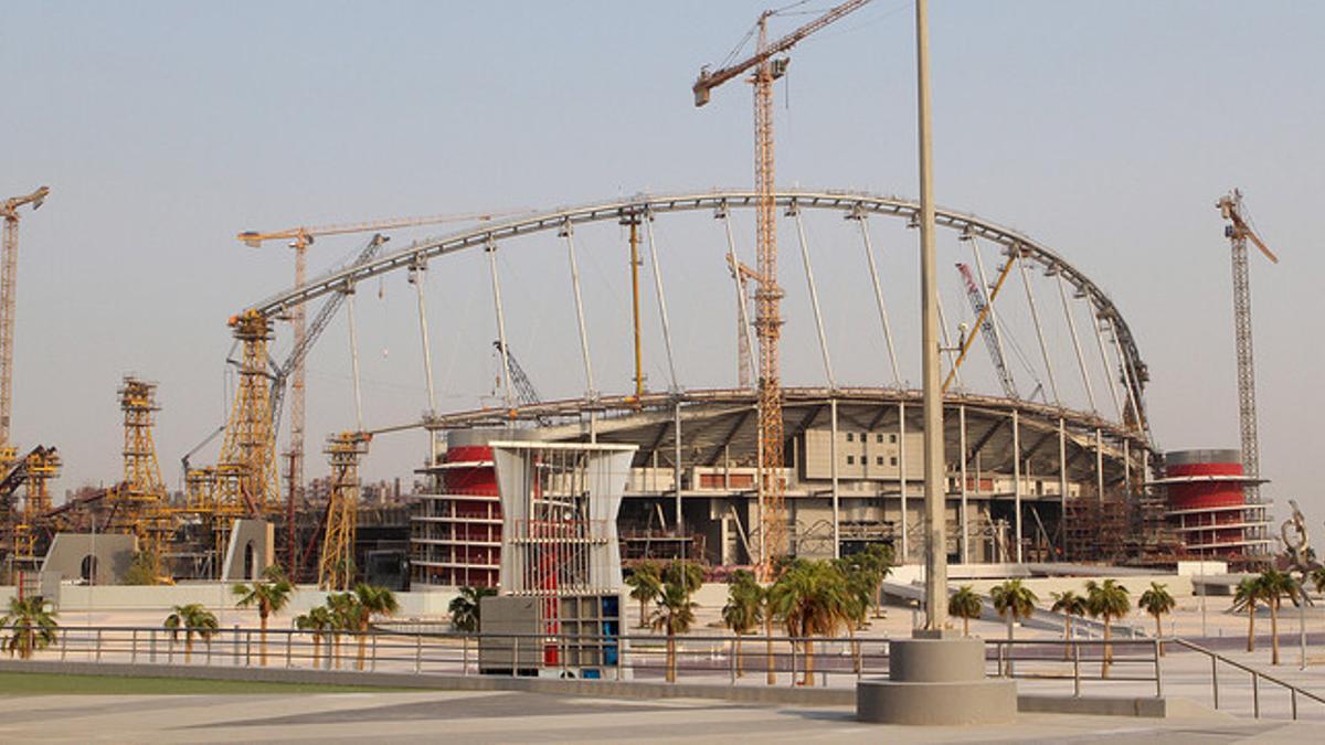 Trabajos de remodelación del estadio Khalifa Internacional, en Doha, uno de los escenarios del Mundial de Catar 2022