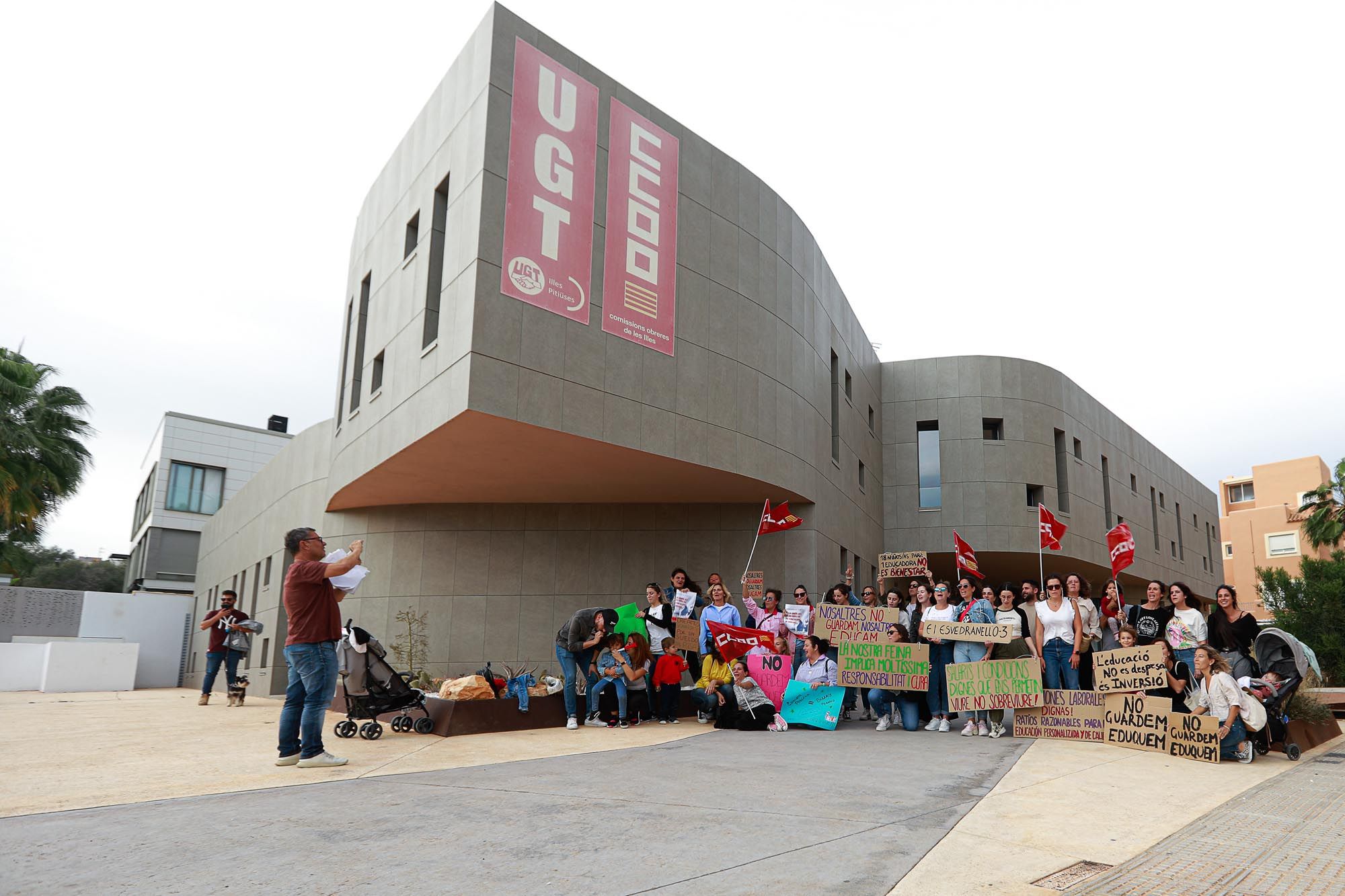 Protesta de las educadoras de infantil de 0 a 3 años en Ibiza