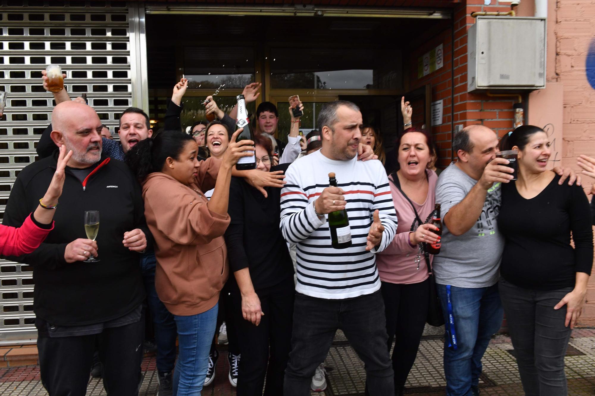 El Gordo cae en A Coruña: El primer premio de la Lotería de Navidad deja 180 millones entre la calle Barcelona y El Gaucho I