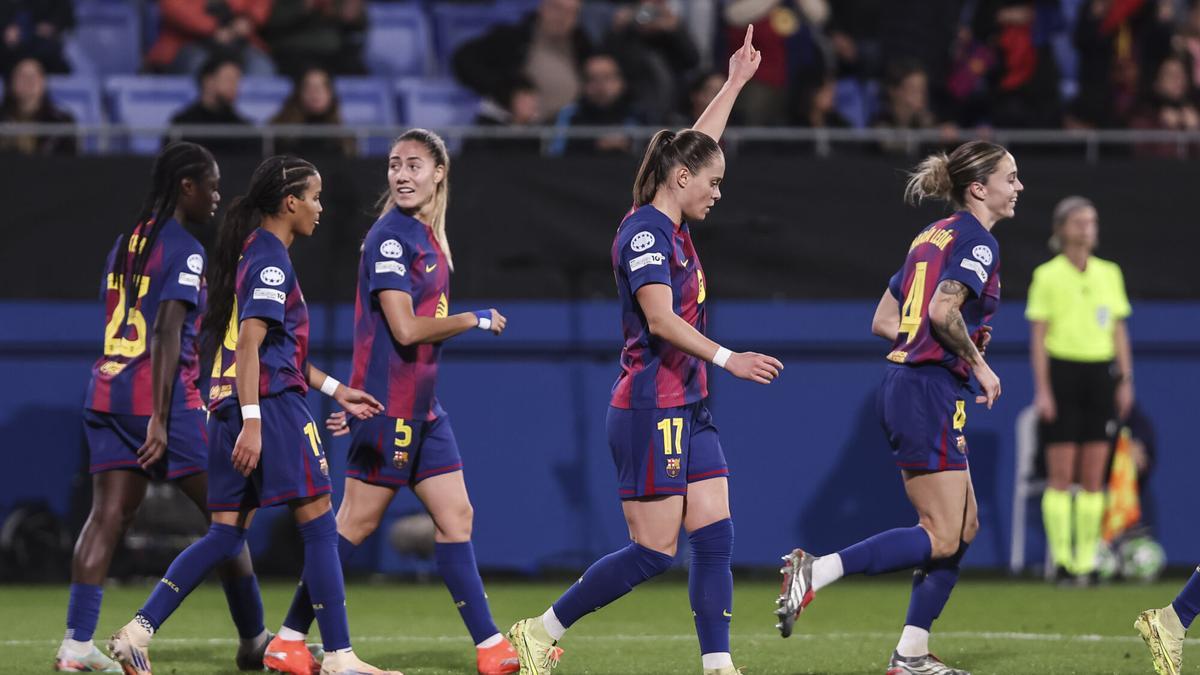 Ewa Pajor celebrando su gol ante el Benfica