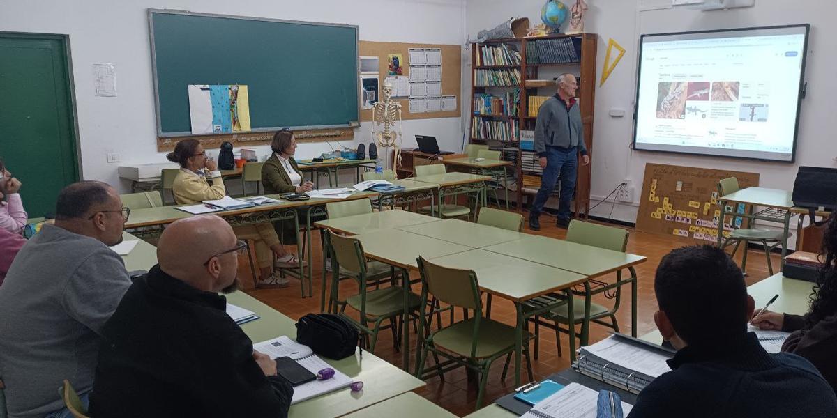 La formación digital también ocupa un lugar prioritario en la enseñanza del CEPA Isora-Tenerife Sur.