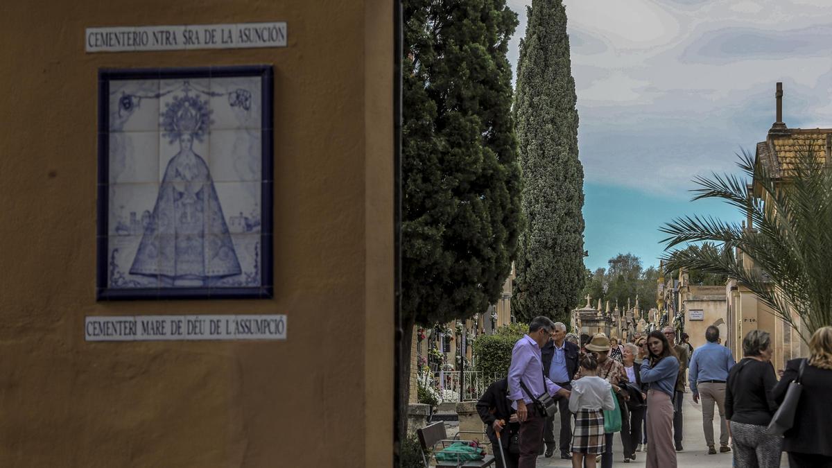 Imagen de archivo de un acceso al Cementerio Viejo de Elche.