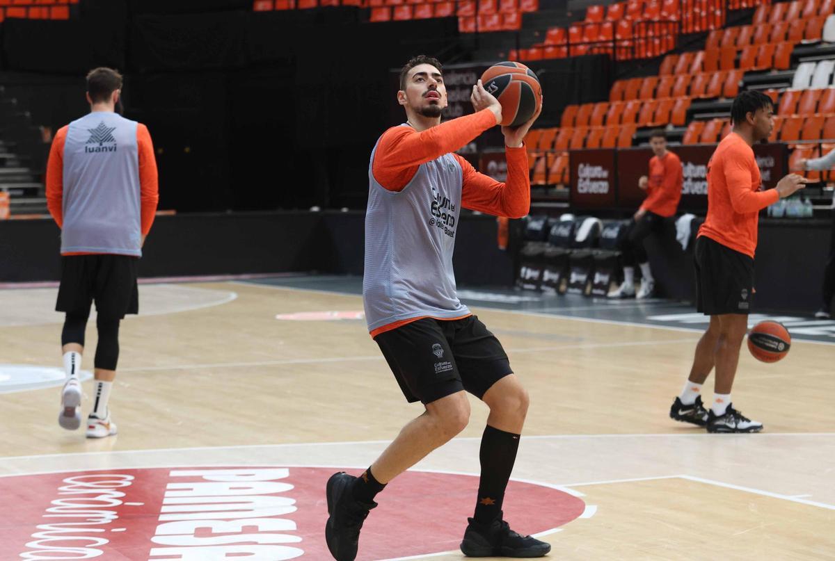 Entrenamiento previo al partido de Euroliga frente al  Meridianbet de Belgrado