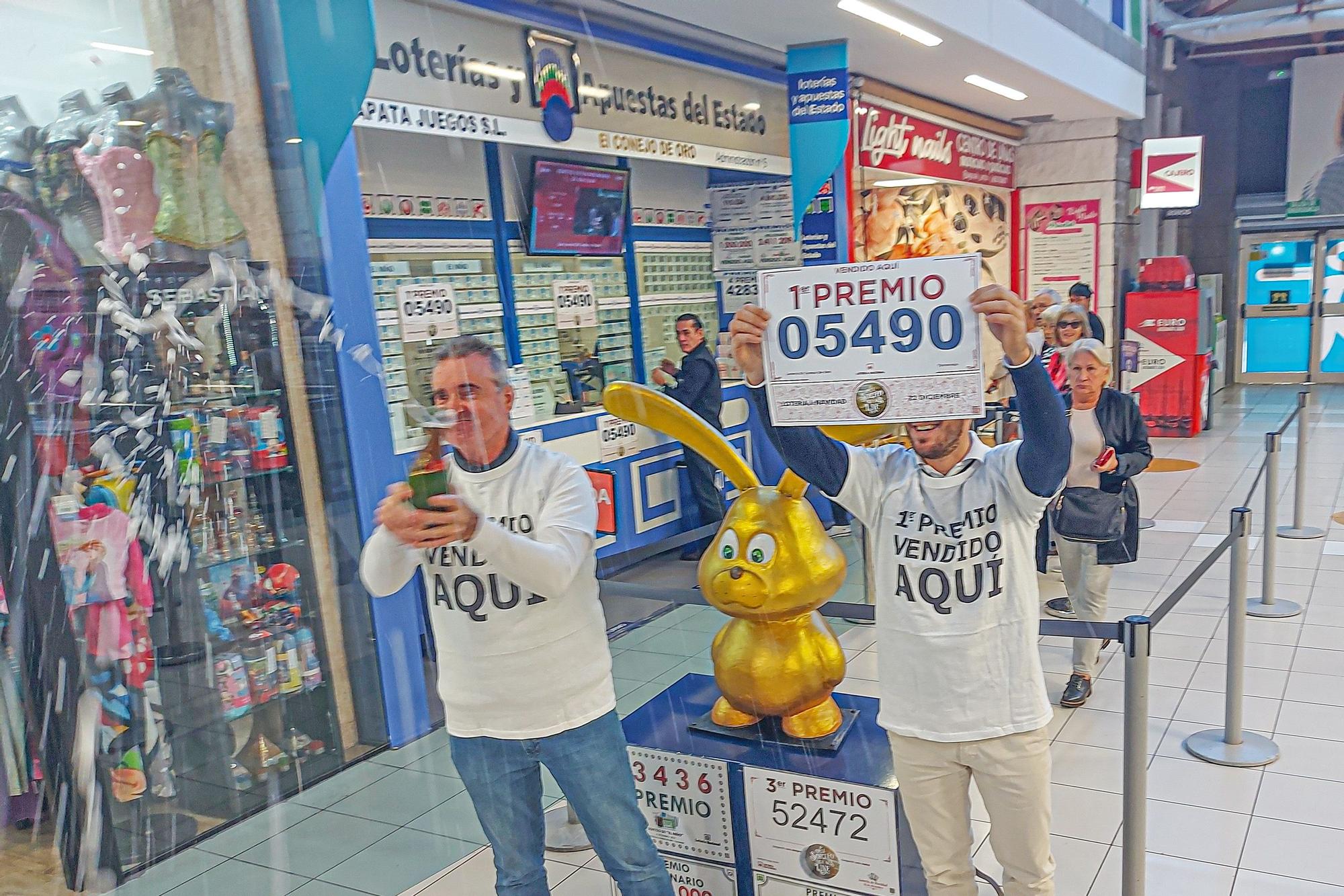 Así celebran en "El conejo de oro" el Gordo en Torrevieja