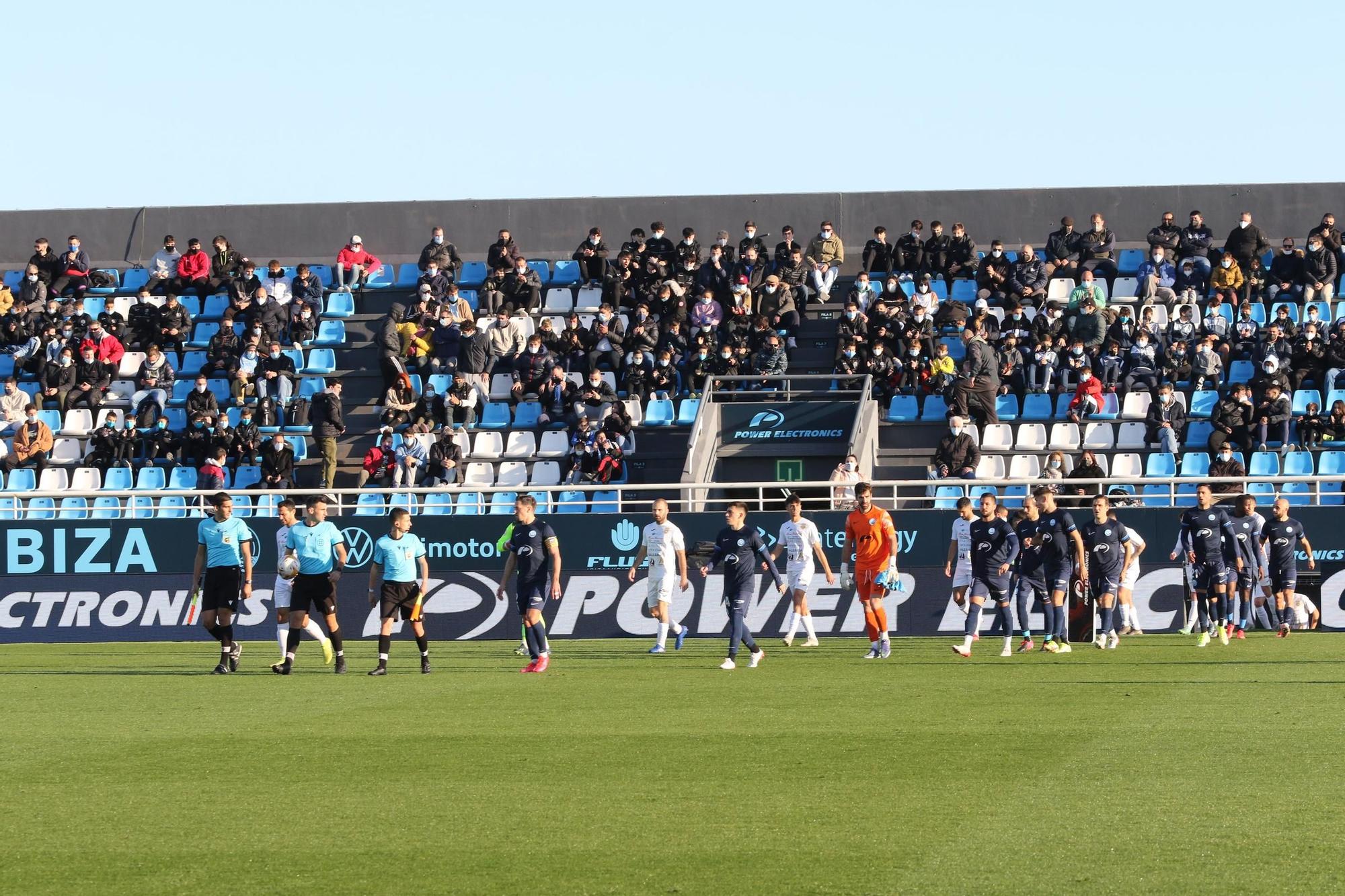 Partido amistoso entre la UD Ibiza y la Peña Deportiva