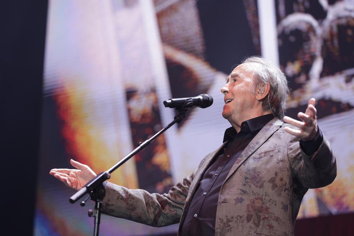 Serrat empieza la despedida en el Palau Sant Jordi.