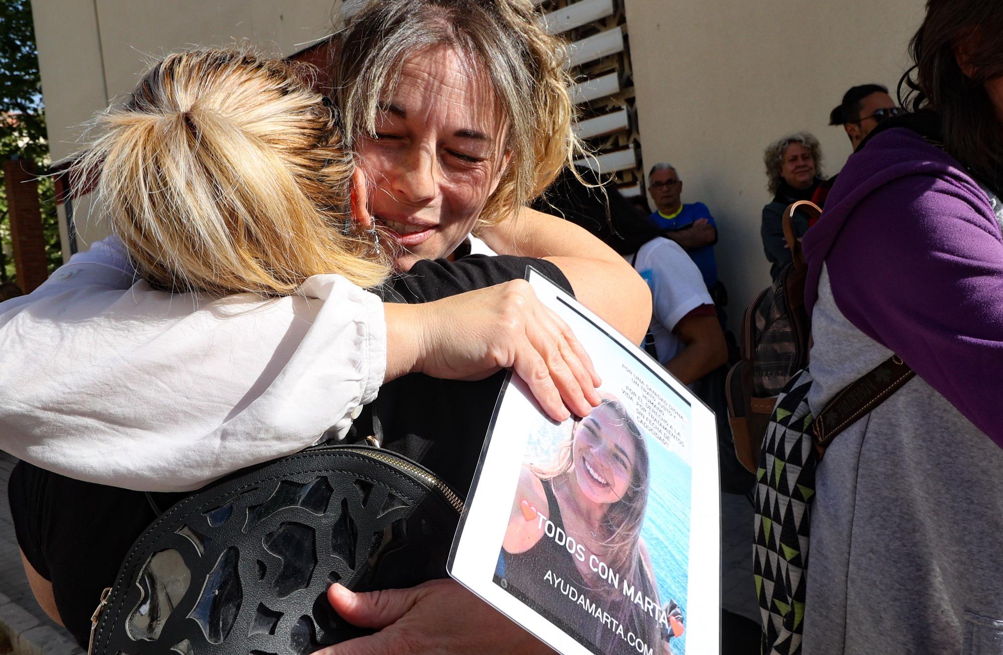 La familia de la joven de Ibi en coma pide prolongar de forma indefinida su estancia en una clínica de València