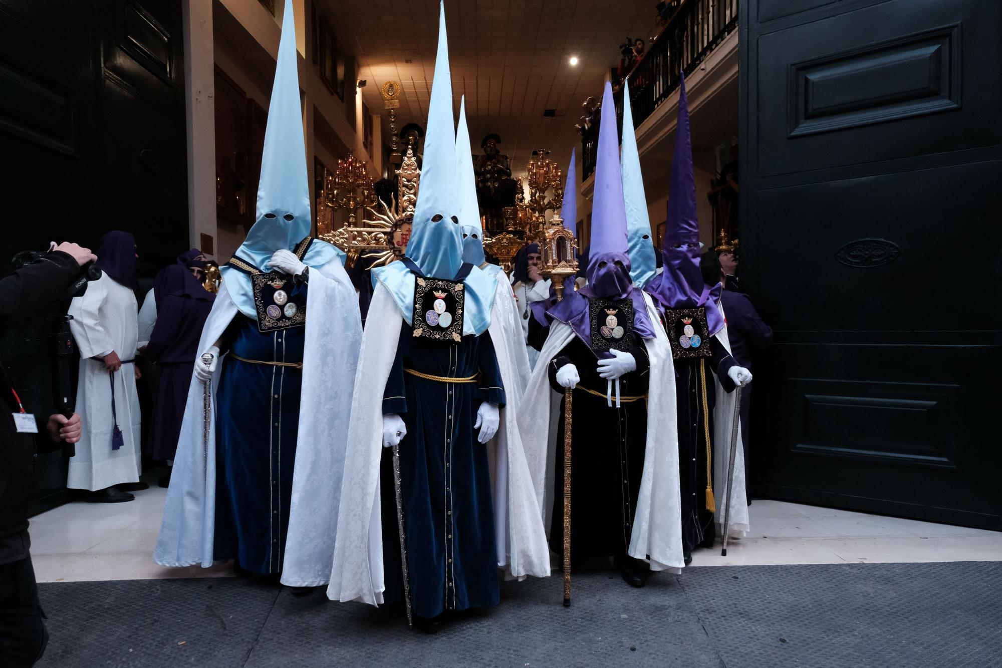 Una imagen de la procesión de la cofradía de la Sentencia, en el Martes Santo de 2024.