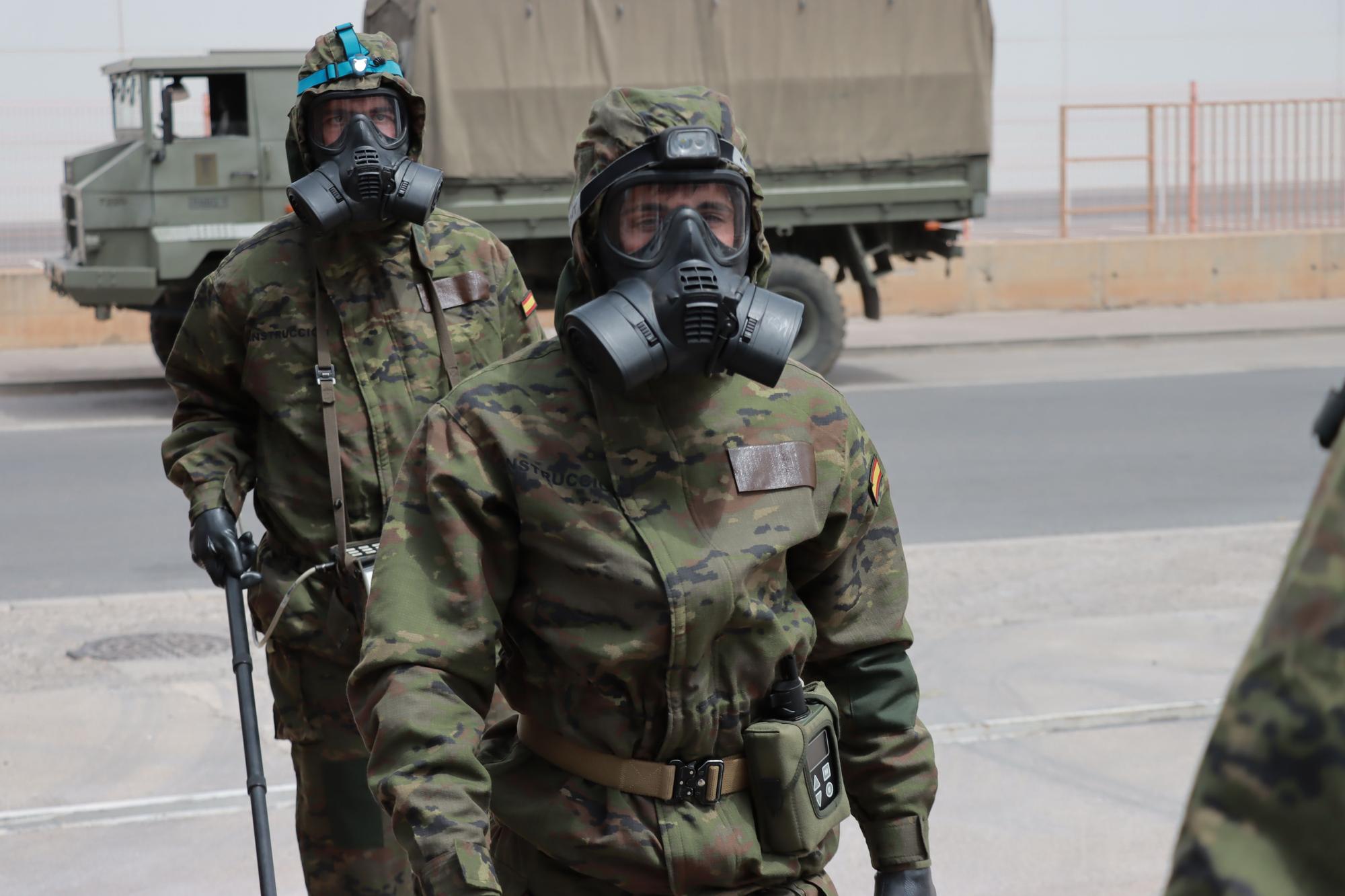 El Ejército simula un ataque químico en una fábrica de Onda