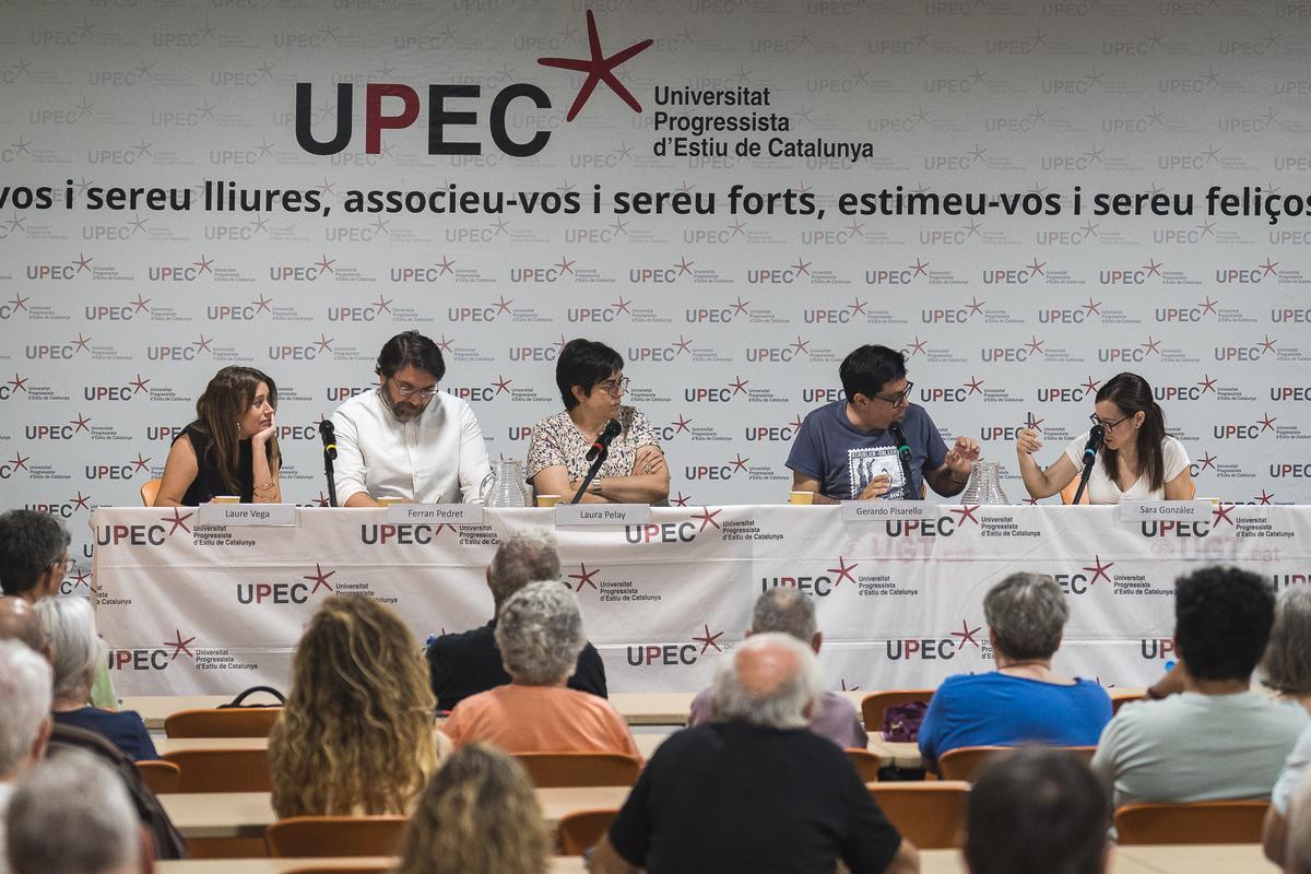 Laure Vega (CUP), Ferran Pedret (PSC), Laura Pelay (ERC) y Gerardo Pisarello (Comuns), en el debate de la UPEC