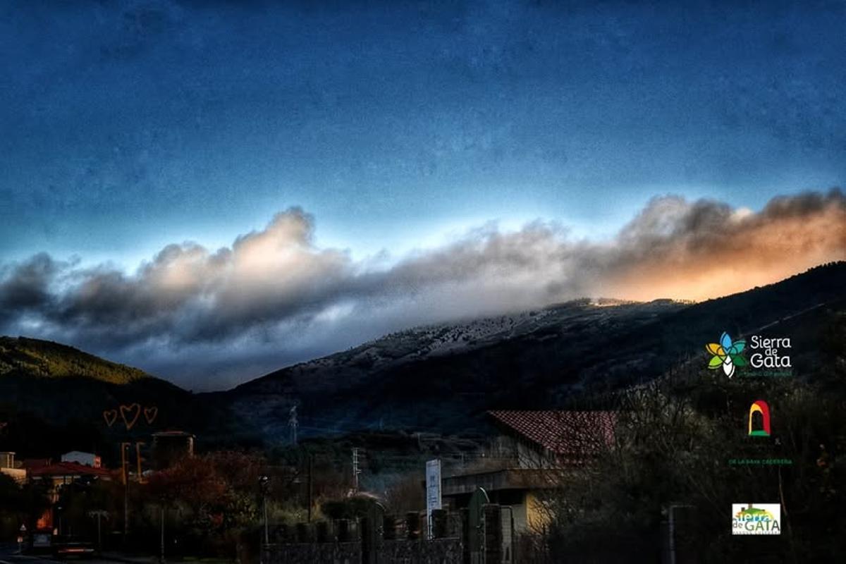 FOTOGALERÍA | Copos de nieve en Extremadura en este domingo electoral