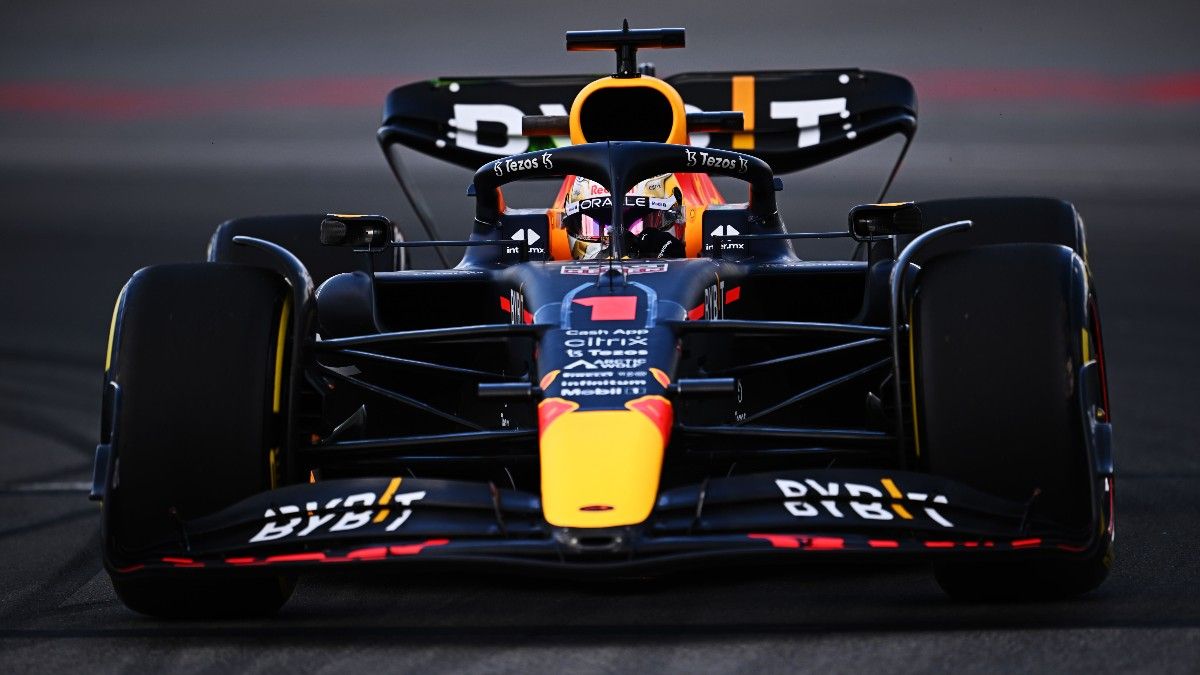 Verstappen lidera la jornada de libres