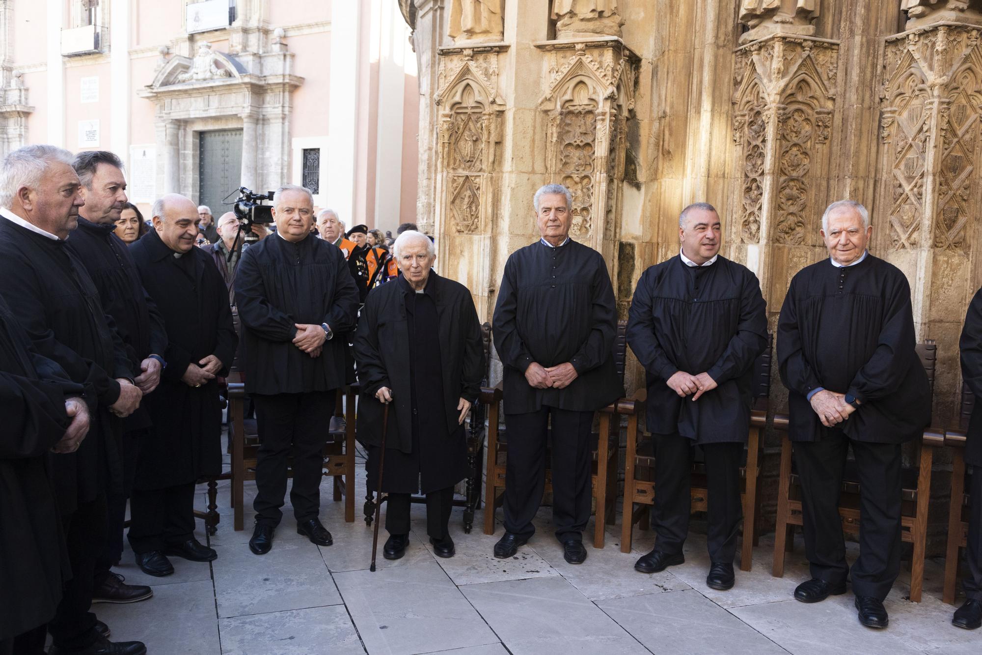 La Virgen de los Desamparados asiste al Tribunal de las Aguas