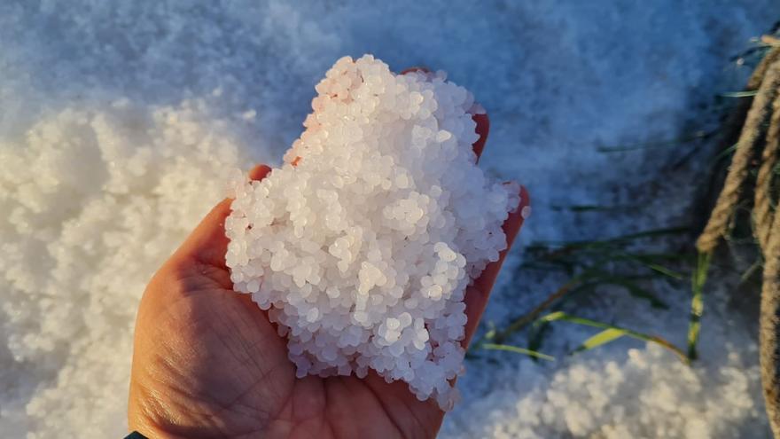 Millones de pellets de resina arriban a las costas de Barbanza, Noia y Muros