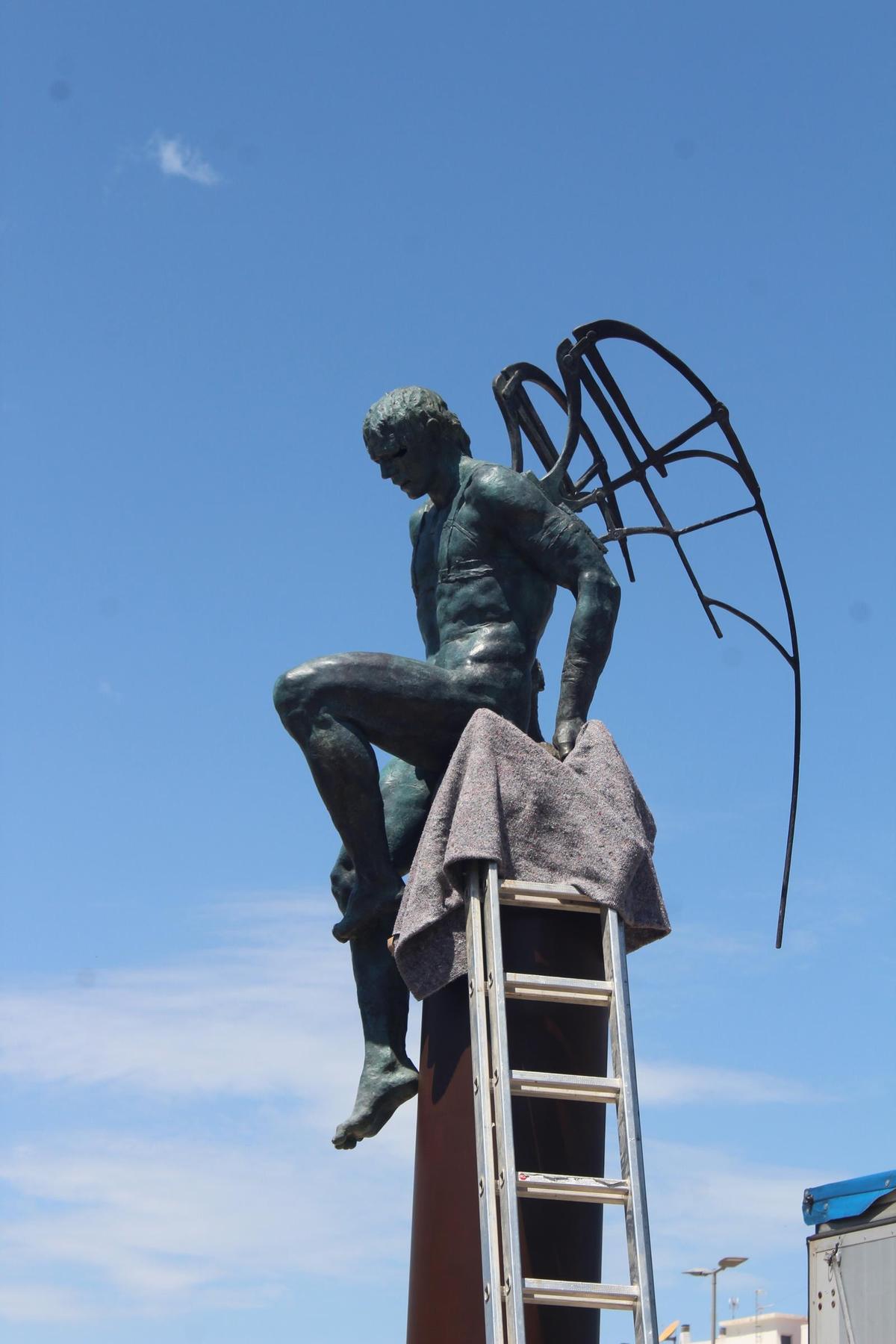 Ícaro y el vuelo del arte en Dénia (imágenes)