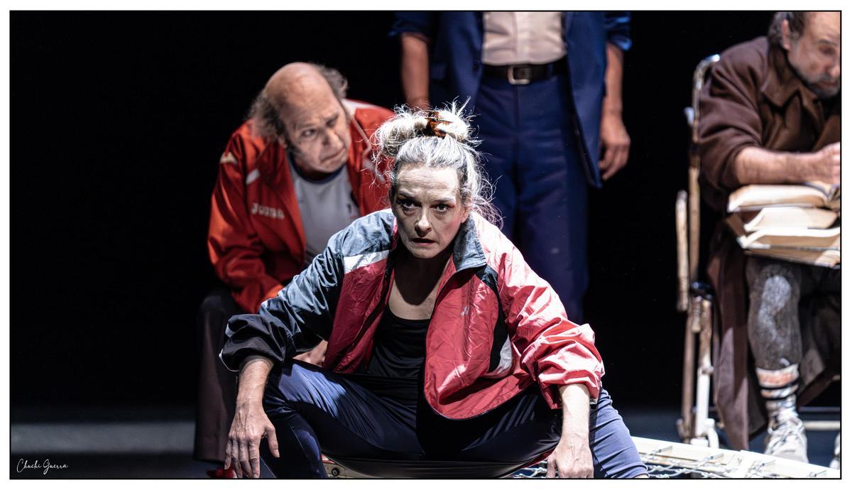 La dramaturgia es de Eusebio Calonge y la es dirección de Paco de La Zaranda.