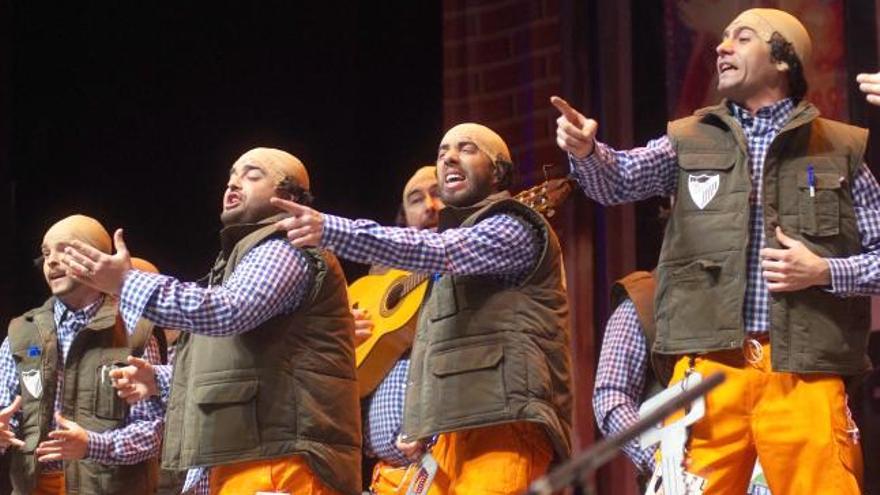 &#039;Los hombres de su Caja&#039;, murga de Ronda que mezcló genialidad y desparpajo sorprendiendo mucho al público.