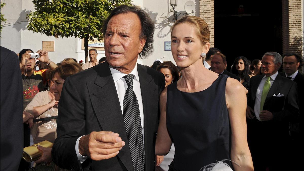 Miranda Rijnsburger y Julio Iglesias en un boda en Marbella en 2008
